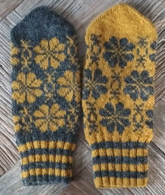 Zoom bild av Mönsterkit ölandsvantar ullgarn Ullcentrum