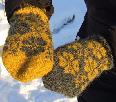 Zoom bild av Mönsterkit ölandsvantar ullgarn Ullcentrum