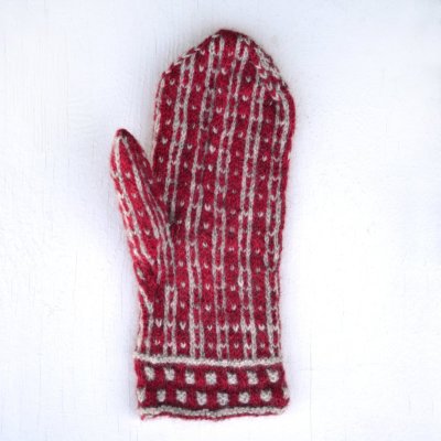 Zoom bild av vantmönster alby 3-tråd ullcentrum