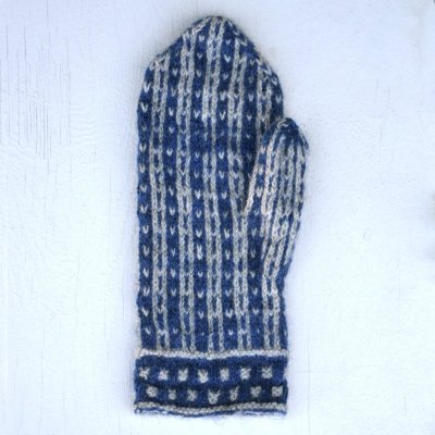 Zoom bild av vantmönster alby 3-tråd ullcentrum