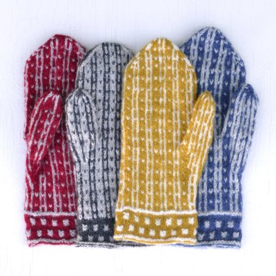 Zoom bild av vantmönster alby 2-tråd ullcentrum