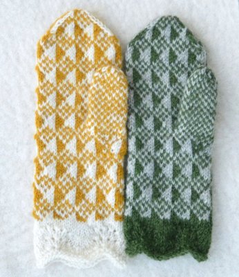 Zoom bild av stickbeskrivning vante bläsinge ullcentrum