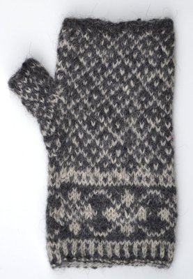 Zoom bild av stickbeskrivning träby halvvante ullcentrum