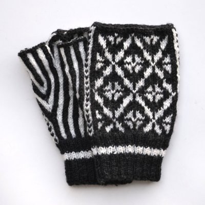 Zoom bild av stickbeskrivning halvvante sandvik ullcentrum