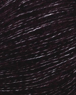 Zoom bild av alpacka aubergine lin rauma