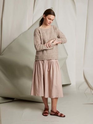 Zoom bild av stickbeskrivning lun sommergenser rauma