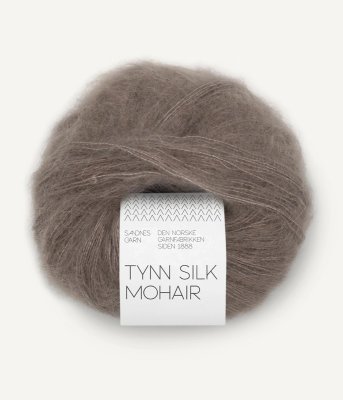 Zoom bild av eikenøtt eknöt brun tunn silk mohair