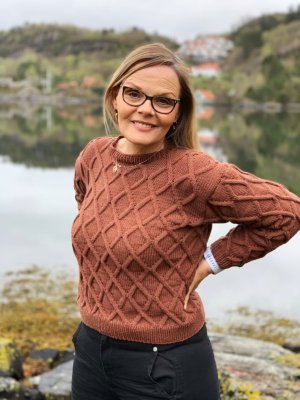 Zoom bild av rauma mönster petunia tröja 341-1