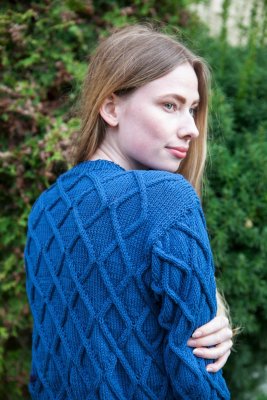 Zoom bild av rauma mönster petunia tröja 341-1