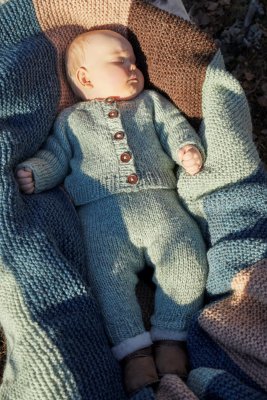 Zoom bild av garn vams rauma ullgarn stickning