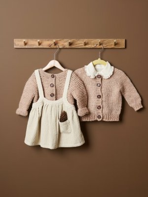 Zoom bild av garn vams rauma ullgarn stickning