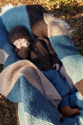 Zoom bild av garn vams rauma ullgarn stickning