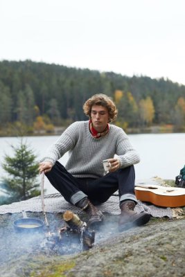 Zoom bild av stickmönster tröja rauma tumi ullgarn alpacka