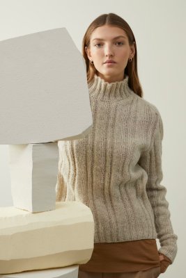 Zoom bild av mönster rauma finull alpaca silk tröja svanetröja