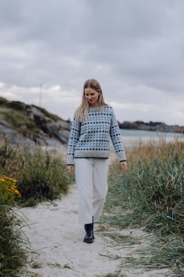 Zoom bild av mönster rauma fivel fremstrikk 440-6 ullgarn