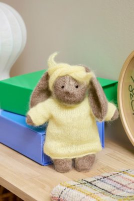 Zoom bild av mönsterhäfte rauma harepus med klær 462