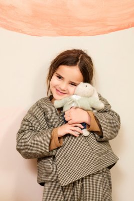 Zoom bild av mönsterhäfte rauma harepus med klær 462