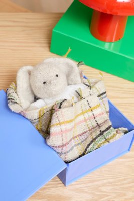 Zoom bild av mönsterhäfte rauma harepus med klær 462