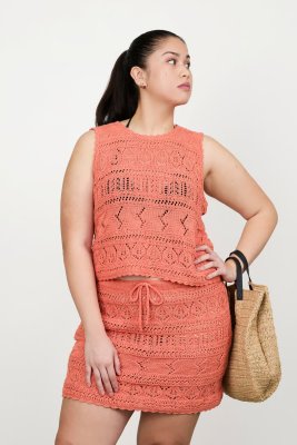 Zoom bild av stickbeskrivning linne bomullsgarn petunia