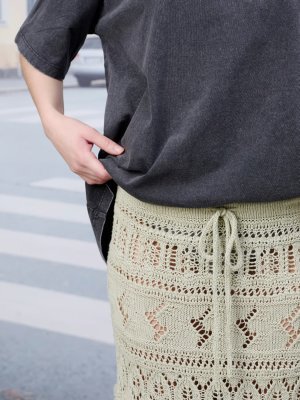 Zoom bild av stickbeskrivning kjol bomullsgarn pandora