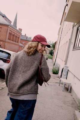 Zoom bild av stickbeskrivning heia tröja rauma fivel