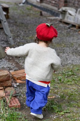 Zoom bild av stickbeskrivning fruktmössa rauma fivel