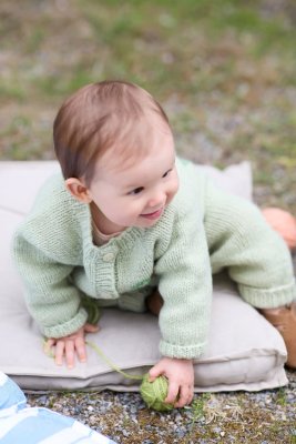 Zoom bild av stickbeskrivning rauma paeredress til barn