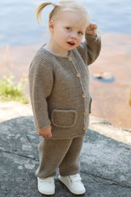 Zoom bild av stickbeskrivning rauma bompi kofta