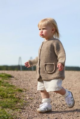 Zoom bild av stickbeskrivning rauma bompi kofta