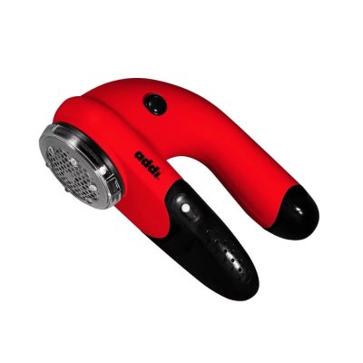 Zoom bild av lint remover noppor på tröjan
