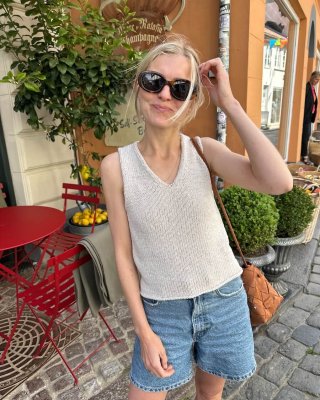 Zoom bild av stickbeskrivning alice topp petite knit