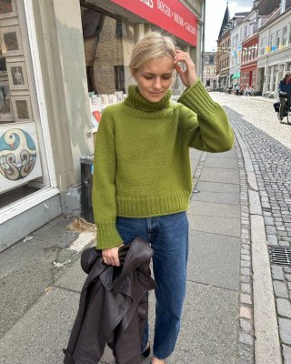 Zoom bild av stickbeskrivning petite knit amy sweater