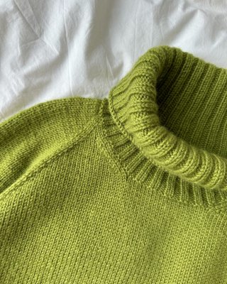 Zoom bild av stickbeskrivning petite knit amy sweater