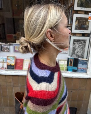Zoom bild av aros sweater petiteknit