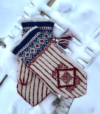 Zoom bild av Mönsterkit stickning tumvantar vantar