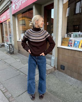 Zoom bild av petite knit celeste sweater