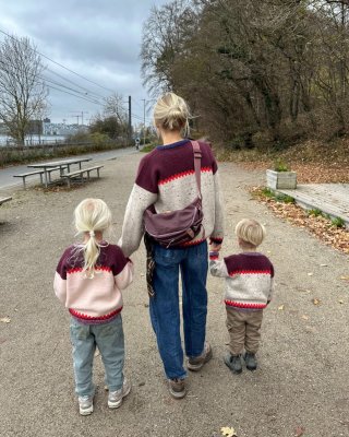 Zoom bild av Petite knit cross sweater junior peer gynt