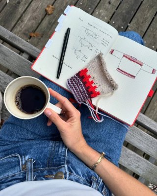 Zoom bild av Petite knit cross sweater junior peer gynt