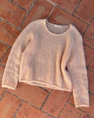 Zoom bild av stickbeskrivning petite knit cumulus blus o-neck