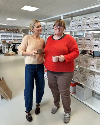 Zoom bild av stickbeskrivning petite knit cumulus blus o-neck
