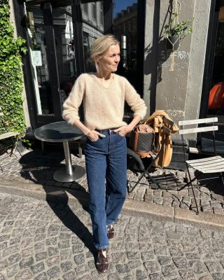 Zoom bild av Petite knit cumulus sweater