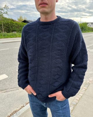 Zoom bild av herr tröja esther sweater petiteknit stickbeskrivning