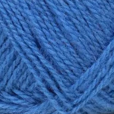 Zoom bild av rauma finull ljus bondeblå ullgarn norge