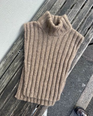 Zoom bild av petite knit hazel neck