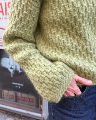 Zoom bild av stickbeskrivning jenny blouse petiteknit