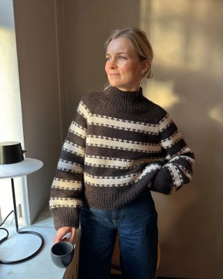 Zoom bild av petite knit key sweater
