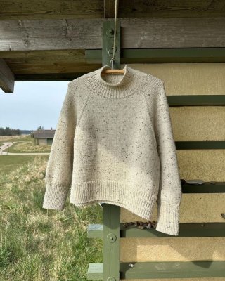 Zoom bild av petite knit Louvre sweater sandnes garn