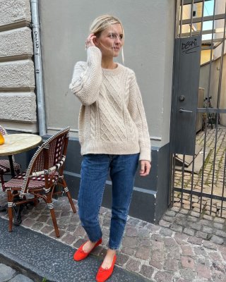 Zoom bild av petite knit moby sweater sandnes garn