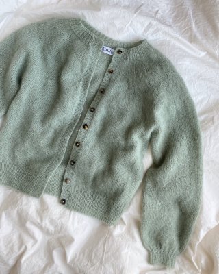 Zoom bild av petite knit novice cardigan mohair edition sandnes garn