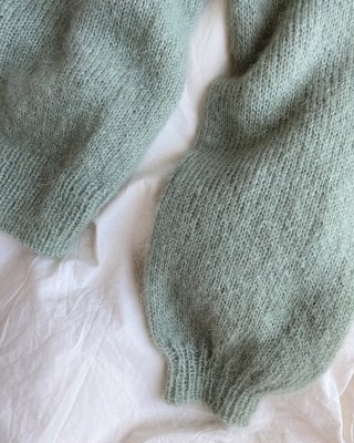 Zoom bild av petite knit novice cardigan mohair edition sandnes garn